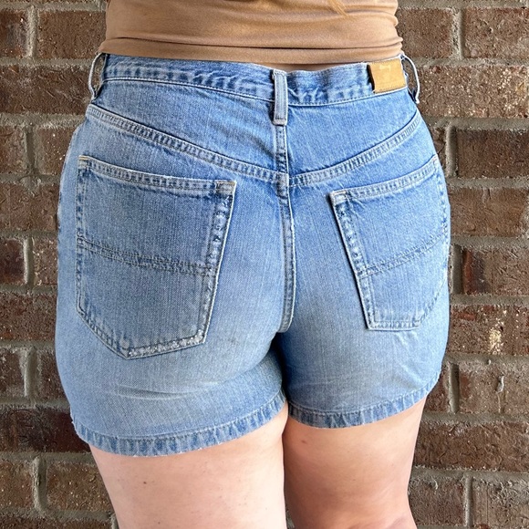 Tommy Hilfiger Shorts - Picture 11 of 13